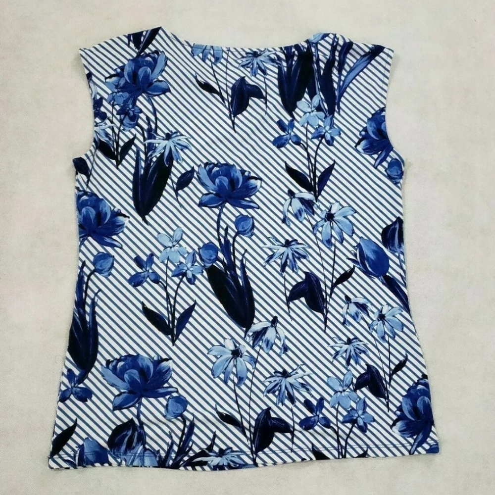 NWT Calvin Klein Size Small Printed Top - Picture 2 of 8